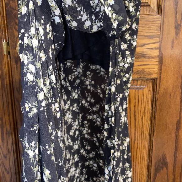 ON SALE Windsor dress 😍 - Picture 5 of 5